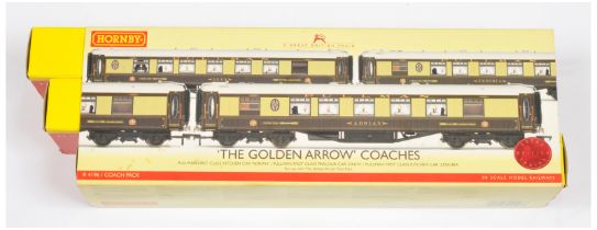 Hornby China "The Golden Arrow" Pullman coaches triple pack.