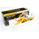 First Gear construction pioneers (1/25th Scale) international harvester 560 Pay Loader - Yellow a...