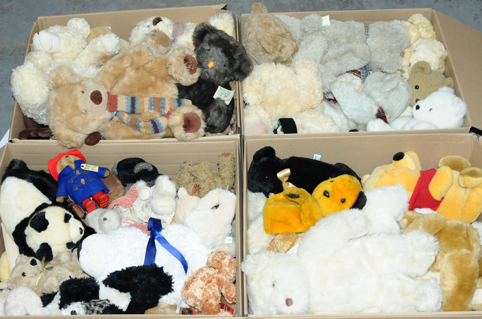Large quantity of plush teddy bears - Bild 2 aus 3