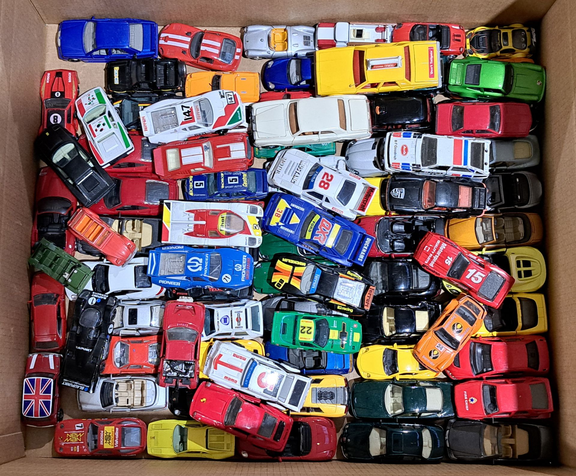 Matchbox, Corgi, Bburago & similar, a large quantity of unboxed vehicles