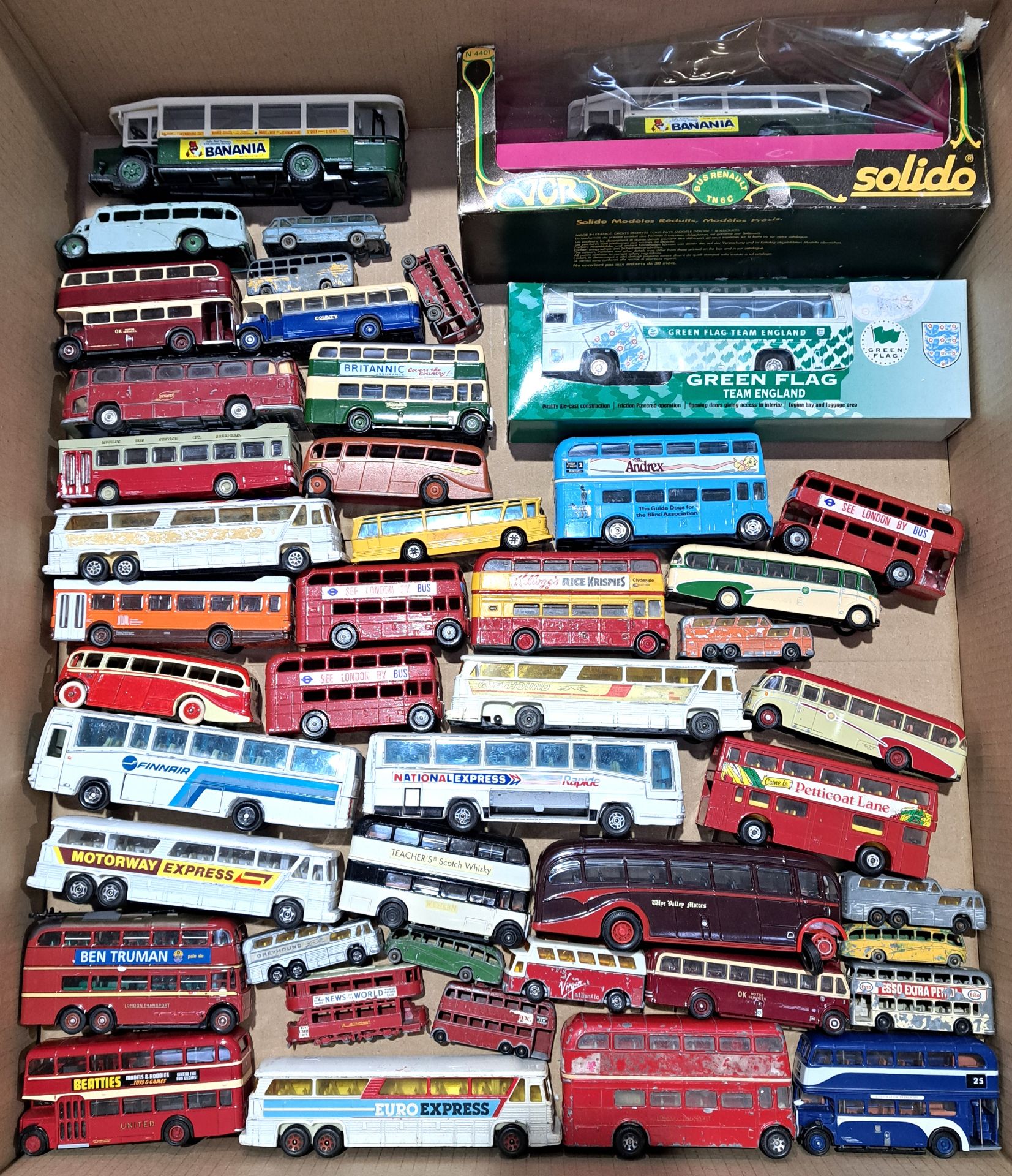 Solido, Matchbox, Corgi and similar, a boxed and unboxed bus group