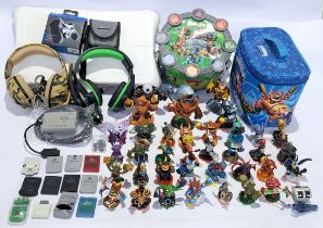 Quantity of gaming accessories
