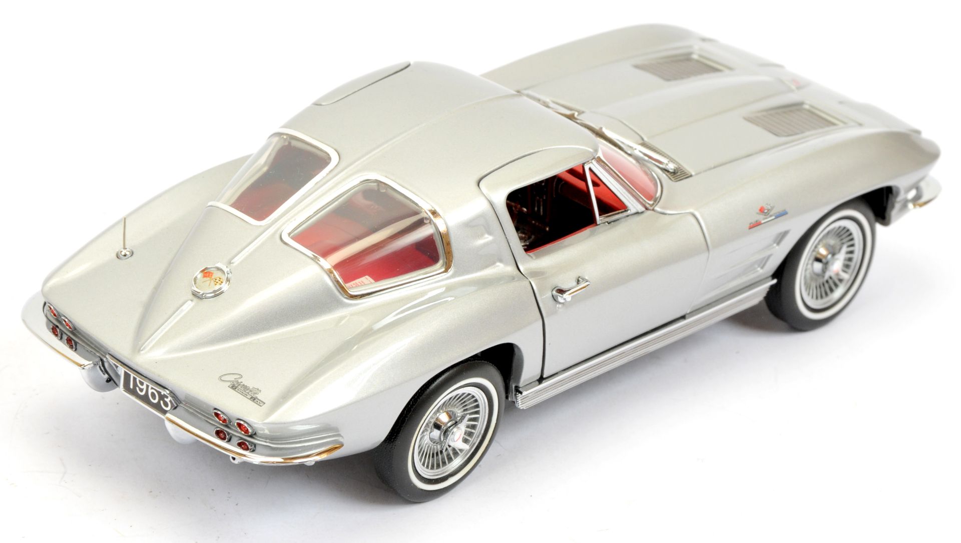 Franklin Mint B11XN55 1/24th scale 1963 Corvette Stingray 'Fibreglass' with FM Certificate of Aut... - Image 2 of 2