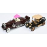 Franklin Mint 1/24th scale pair (1) B11RR77 1935 Duesenberg 'J' convertible coupe (2) B11RU75 191...