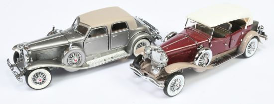 Franklin Mint 1/24th scale pair (1) B11KF07 1930 Duesenberg 'J' Derham Tourster (2) B11PW73 1933 ...