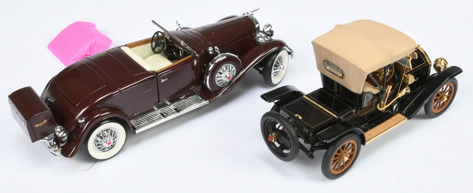 Franklin Mint 1/24th scale pair (1) B11RR77 1935 Duesenberg 'J' convertible coupe (2) B11RU75 191... - Image 2 of 2