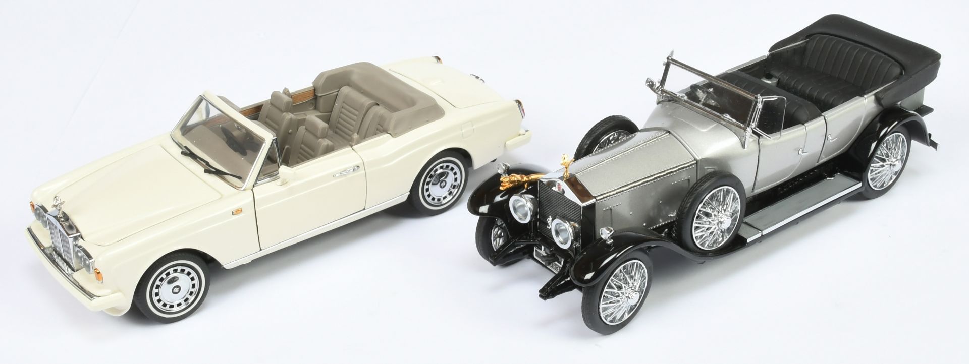Franklin Mint 1/24th scale pair (1) B11RS11 1925 Rolls Royce Silver Ghost, (2) B11SD67 1992 Rolls...