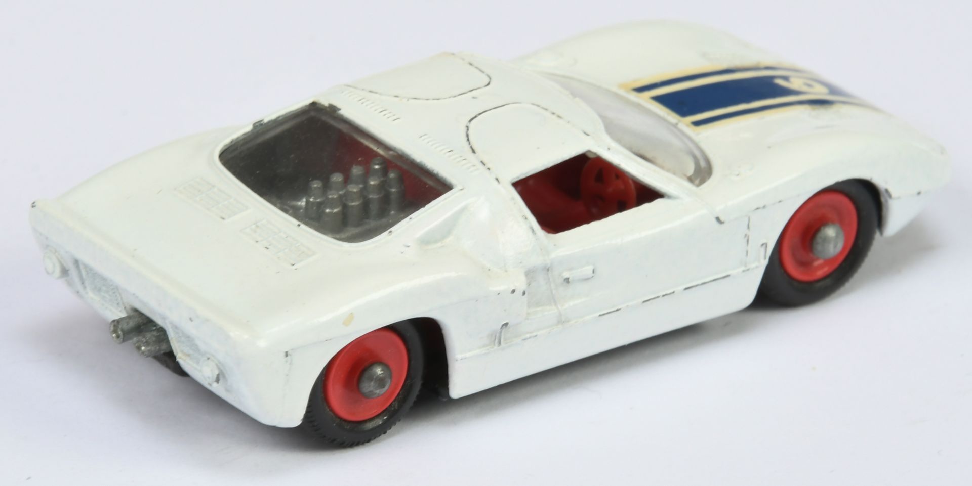 Matchbox Regular Wheels No.41c Ford GT - white body with dark blue racing number 6 bonnet decal, ... - Image 2 of 2