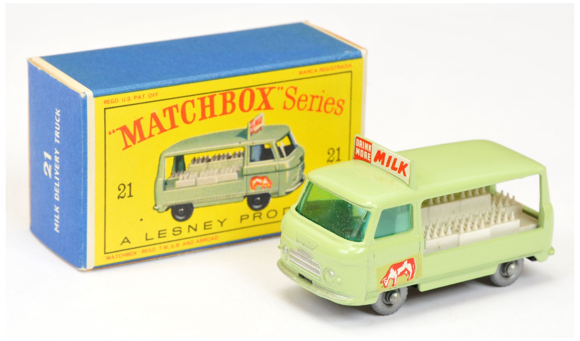 Matchbox Regular Wheels 21c Commer Milk Float