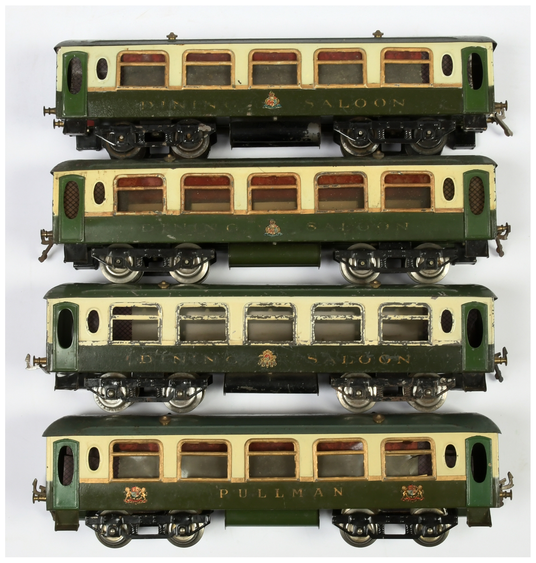 Hornby O Gauge 4x Pullman early Green & Cream Coaches. 