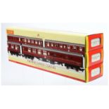 Hornby (China) R4229 "The Pines Express" Coach Pack