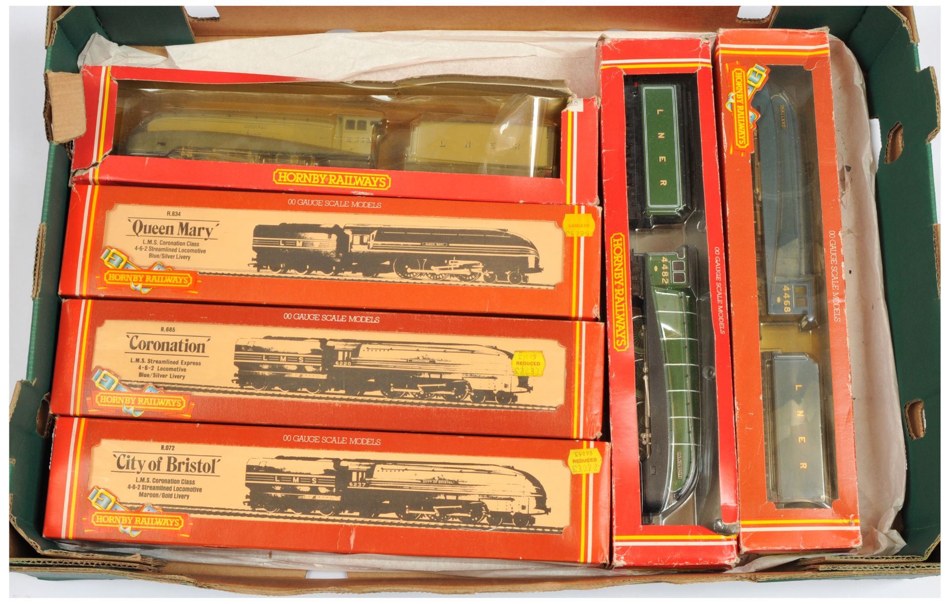 Hornby (GB) a group of Steam Locomotives to include
