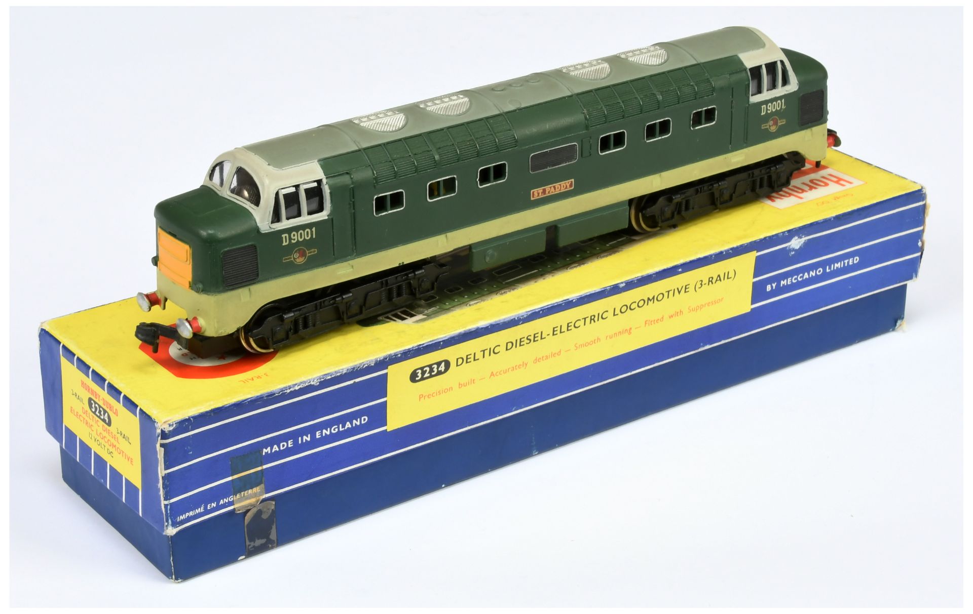 Hornby Dublo 3-rail 3234 Co-Co BR two-tone green Deltic Diesel Loco No.D9001 "St. Paddy" - Bild 2 aus 2