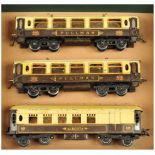 Hornby Series O Gauge Group of 3x unboxed Pullman coaches.