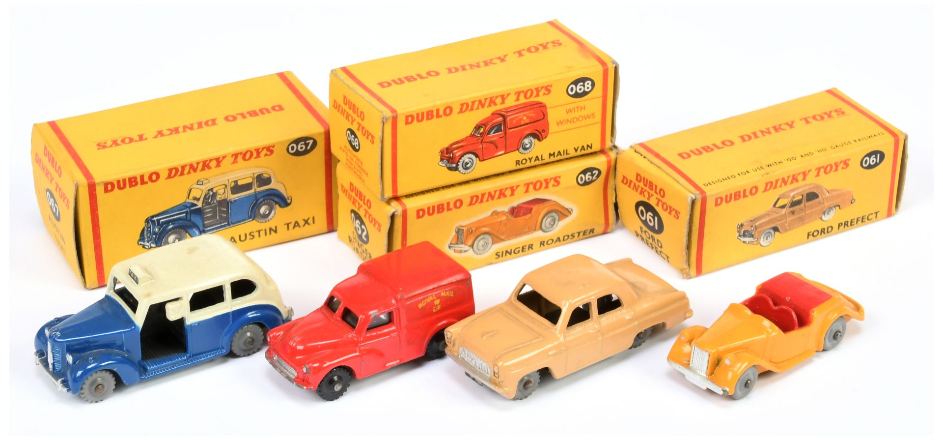 Dinky (Dublo Dinky) a boxed group of Vehicles to include