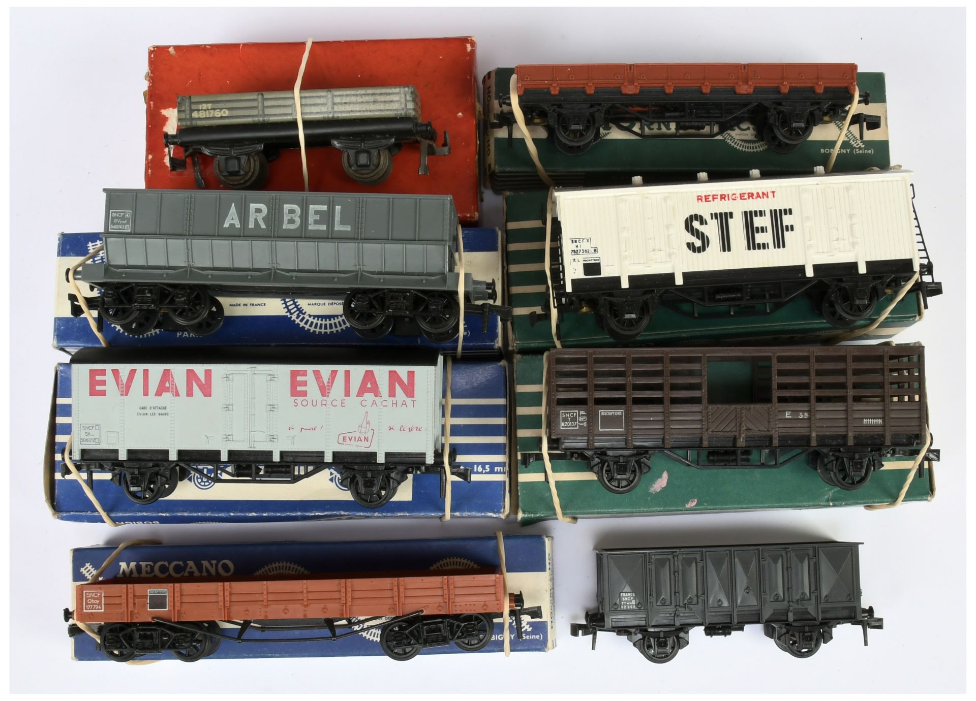 Hornby Acho & Similar a mainly boxed group of Wagons to include 