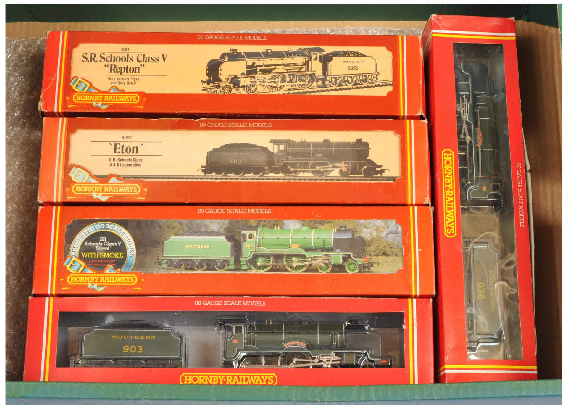 Hornby (GB) a group of Steam Locomotives to include 