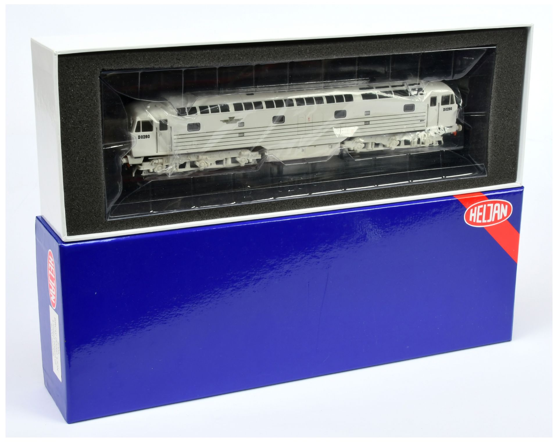 Heljan OO Gauge 4005 Co-Co BR CW-Sulzer-Aei Prototype Diesel Loco No.D0260 "Lion" in white livery