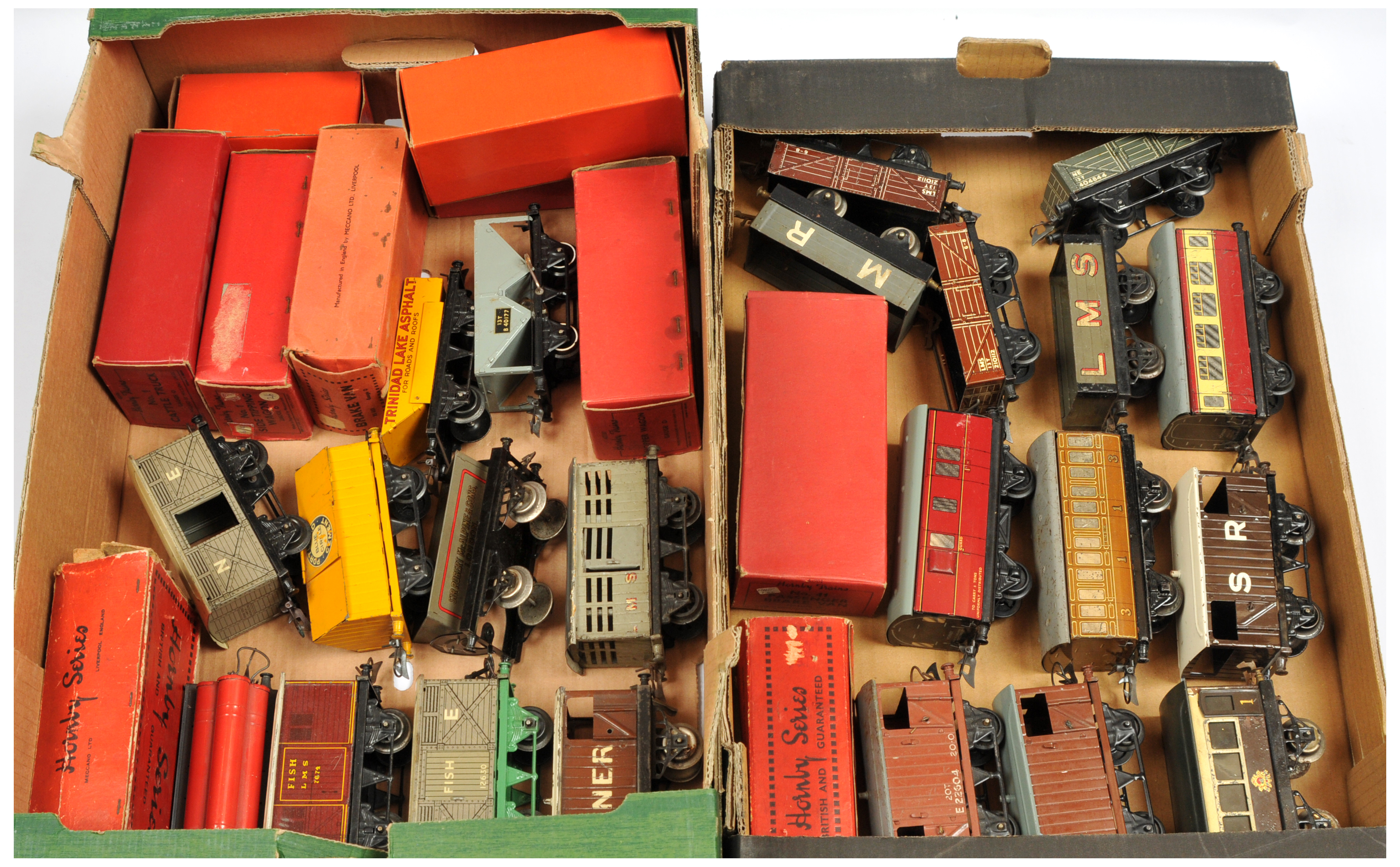 Hornby O Gauge Group of boxed & unboxed wagons. 