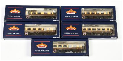 Bachmann OO Gauge group of BR Mk.1 Pullman Coaches to include