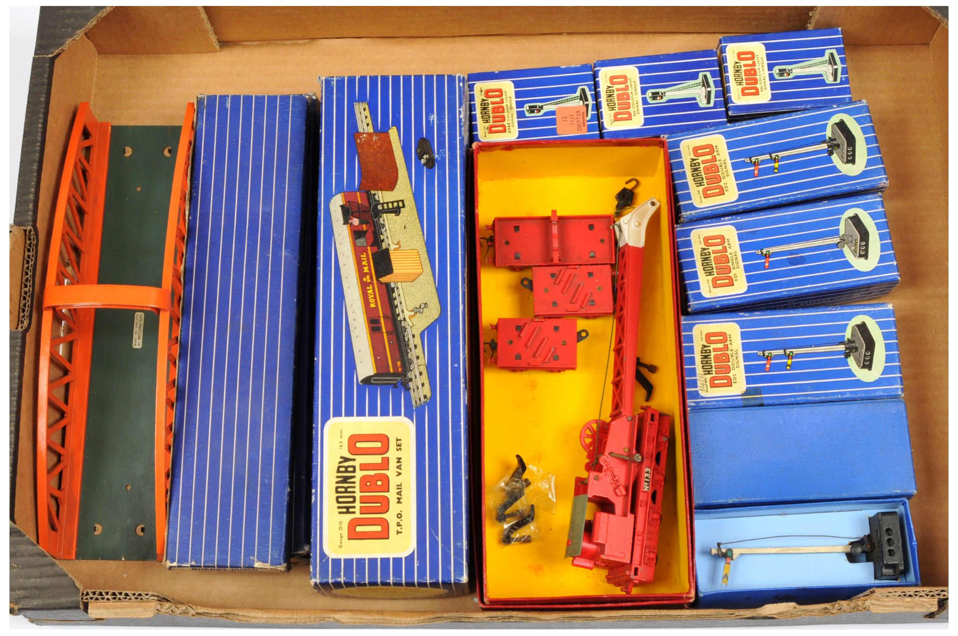 Hornby Dublo a boxed and unboxed group to include