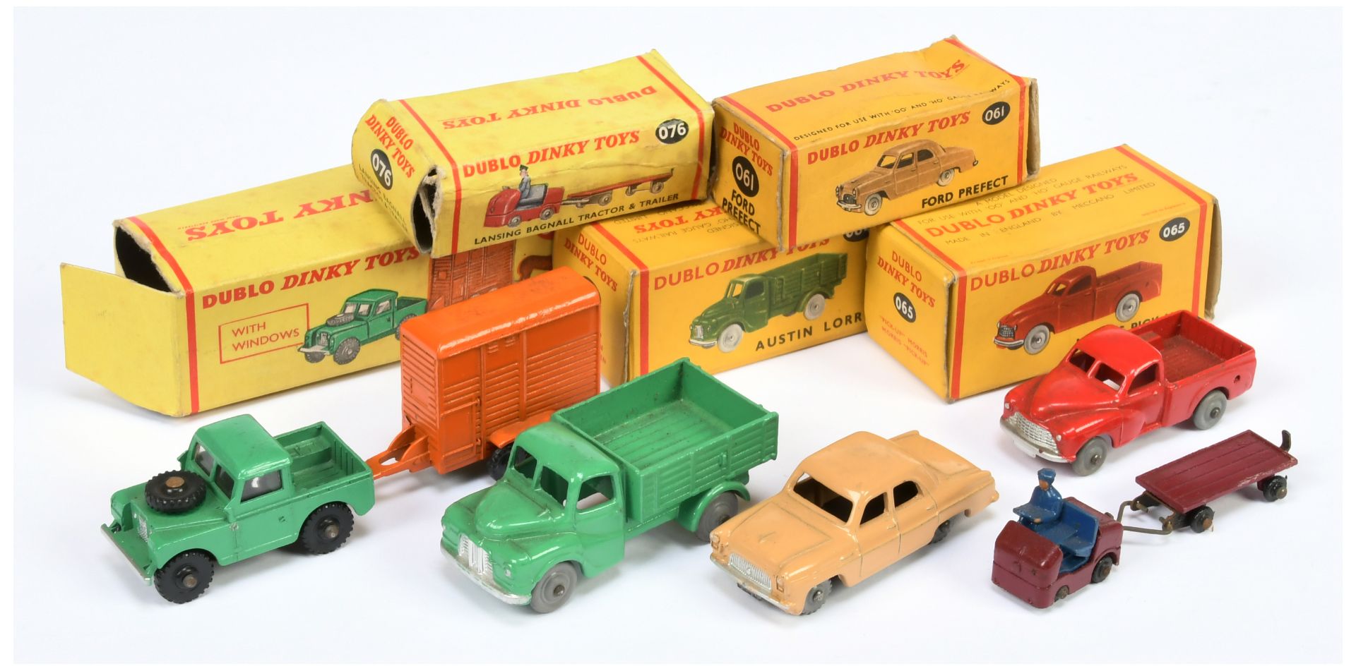 Dinky (Dublo Dinky) a boxed group of Vehicles to include