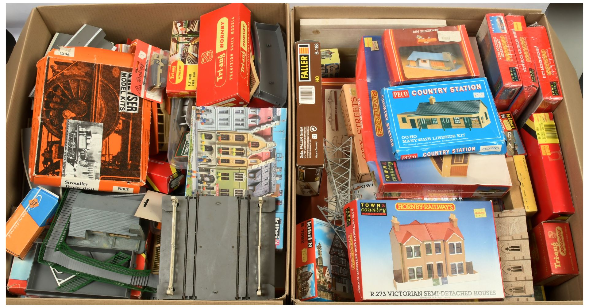 Hornby, Peco, Faller & others, large qty of kits, buildings & other items. 