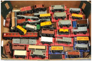 Hornby Dublo a boxed and unboxed group of mainly Wagons to include