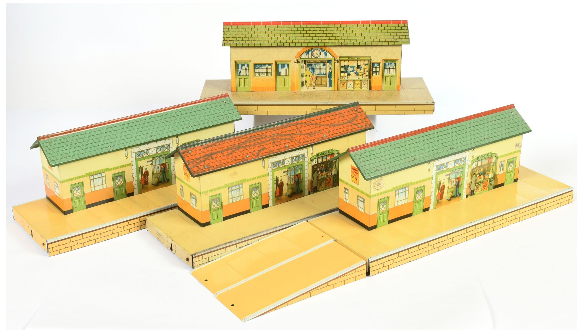Hornby O Gauge Group of 4x No.3 Station Buildings. 