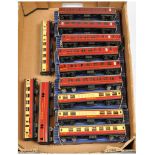 Hornby Dublo a boxed and unboxed group of mixed Coaches to include