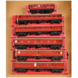 Hornby Dublo a group of BR marron Coaches to include 