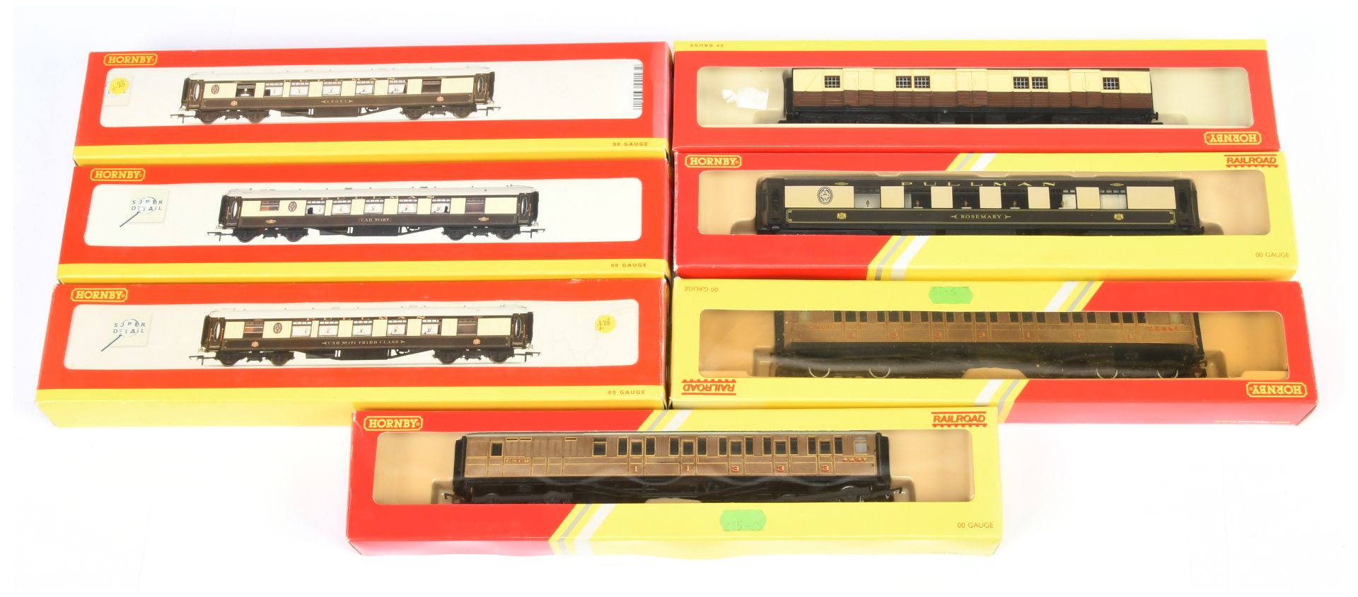Hornby (China) a mixed group of Coaches to include