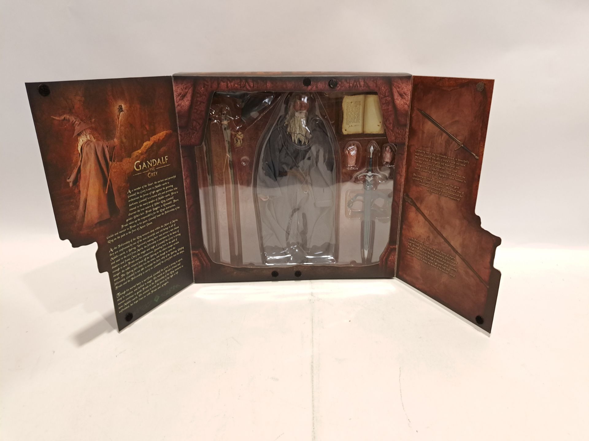 Sideshow Collectibles The Lord of the Rings The Fellowship of the Ring Gandalf the Grey 1:6 scale...