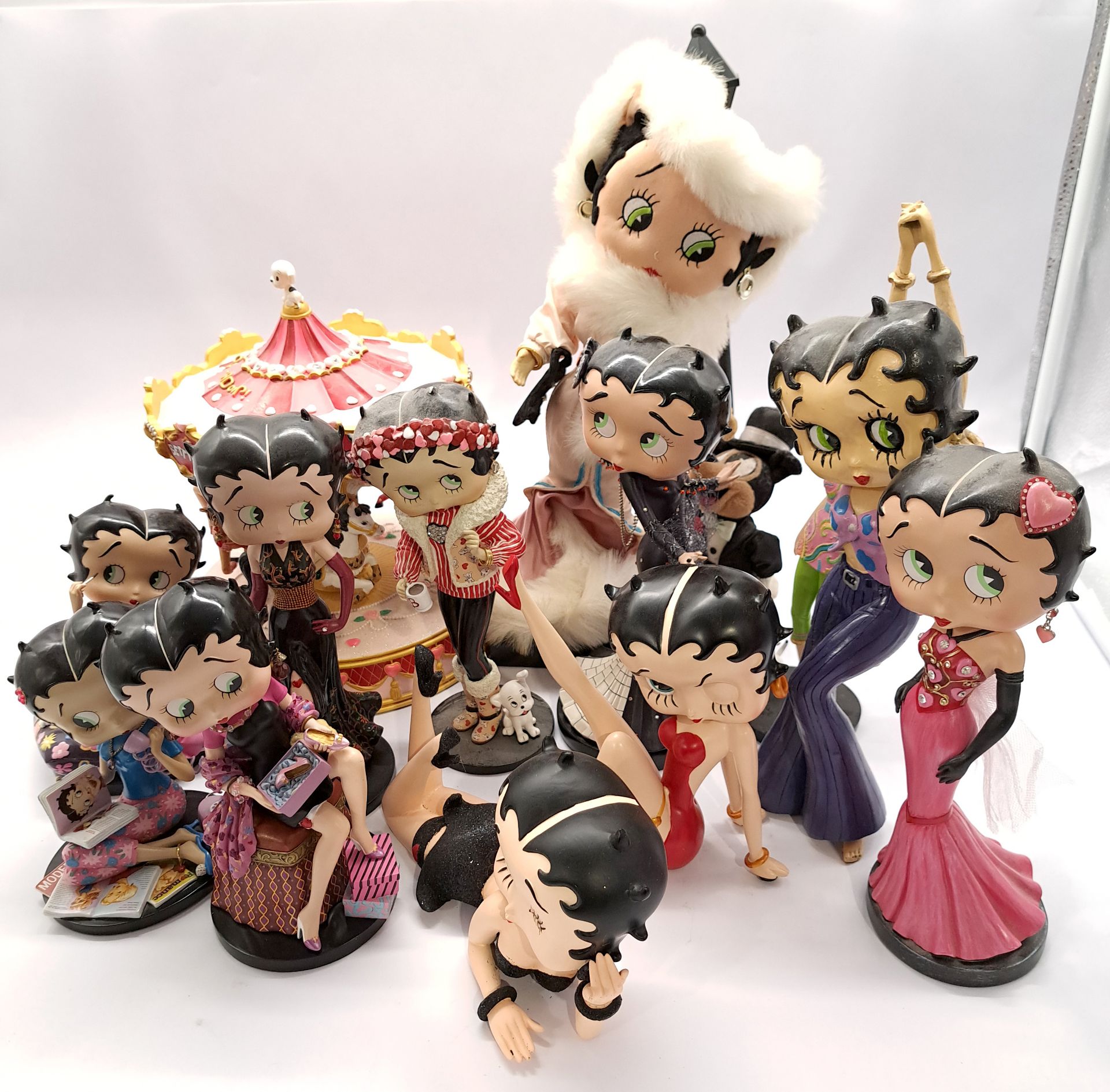 Quantity of Betty Boop Figurines 