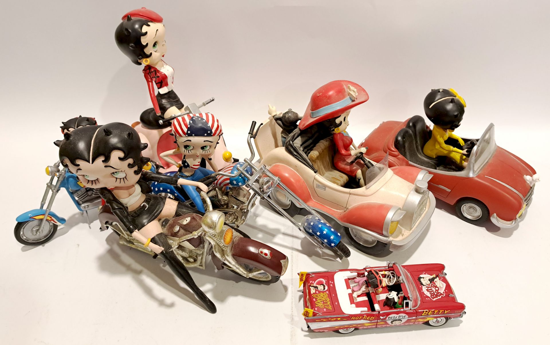 Quantity of Betty Boop Figurines