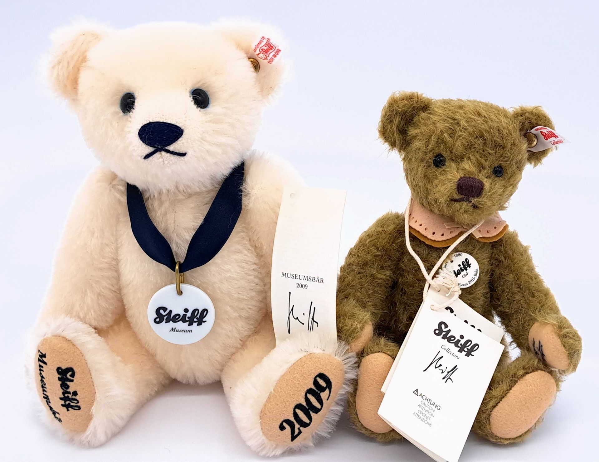 Steiff teddy bear pair