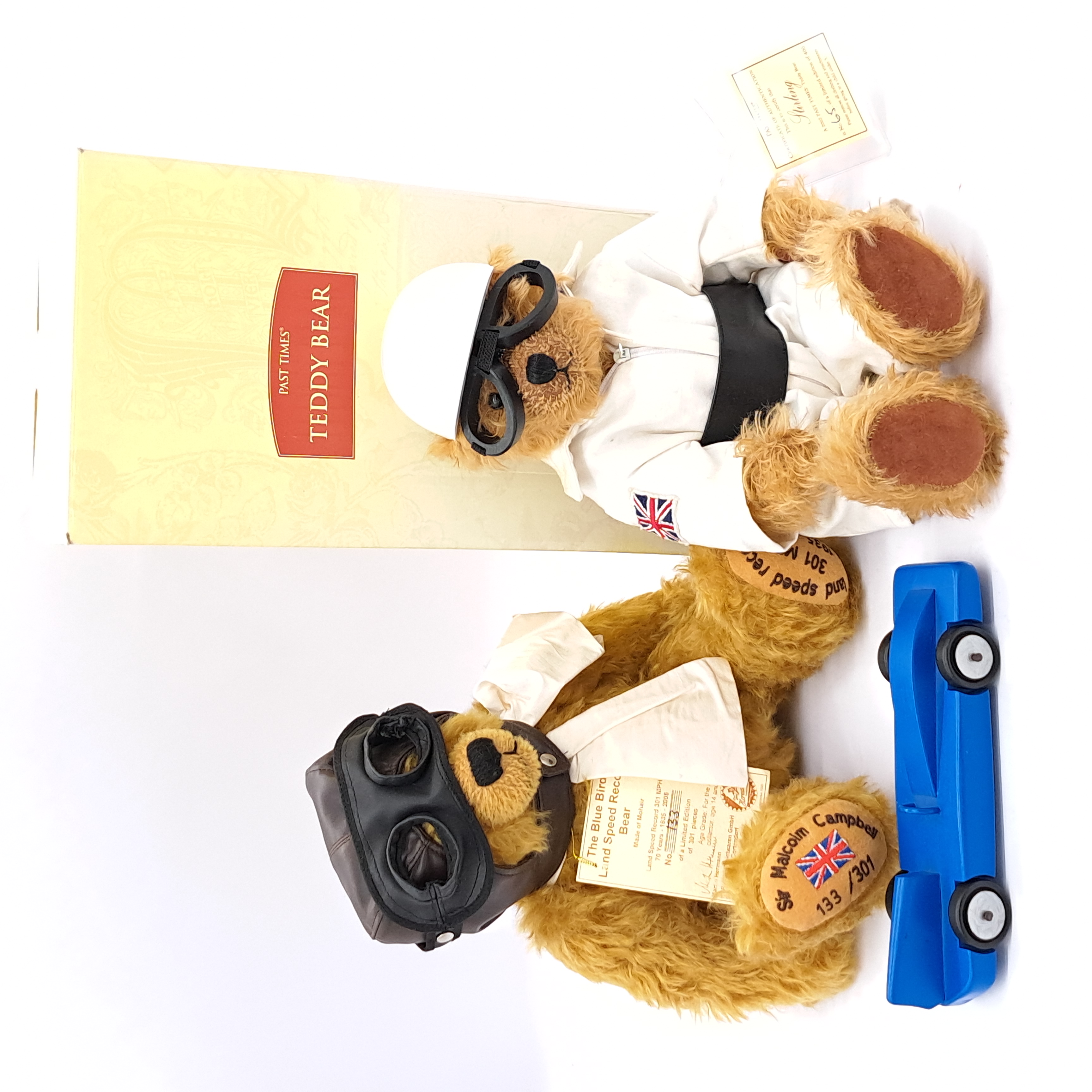 Hermann-Spielwaren and Dean's Rag Book pair of teddy bears