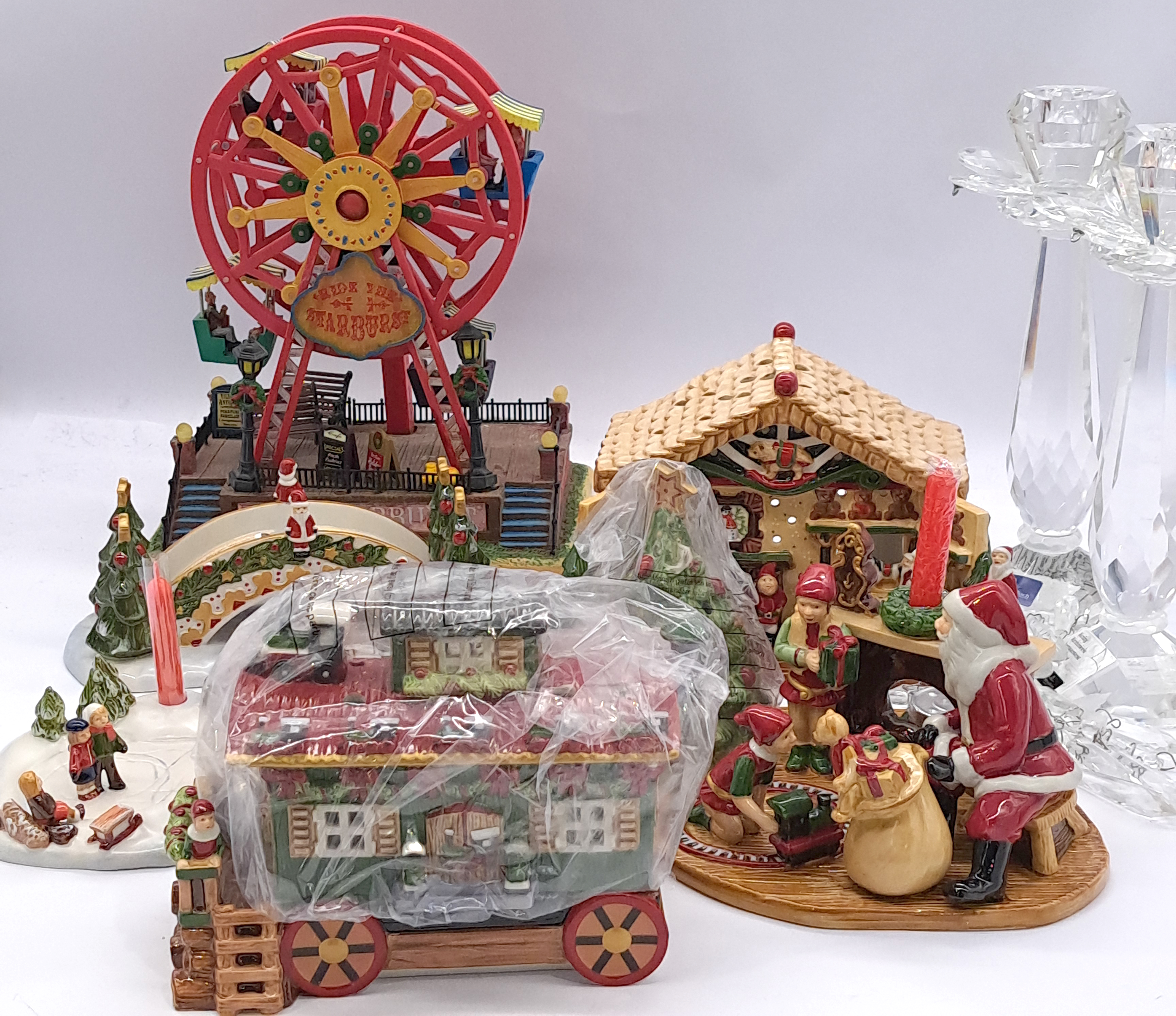 Villeroy & Boch: assortment of Christmas porcelain ornaments