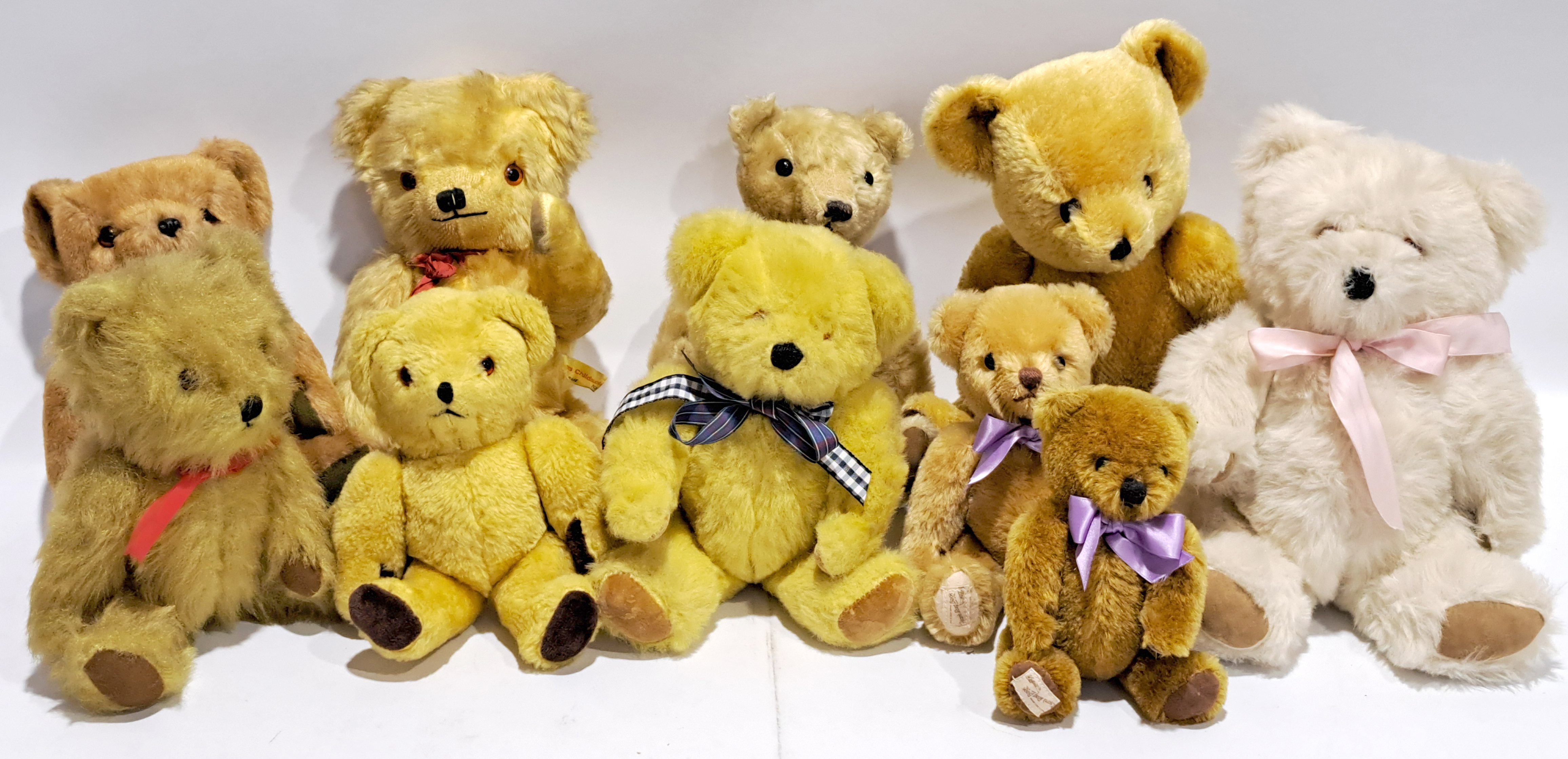 Dean's Rag Book collection of vintage teddy bears