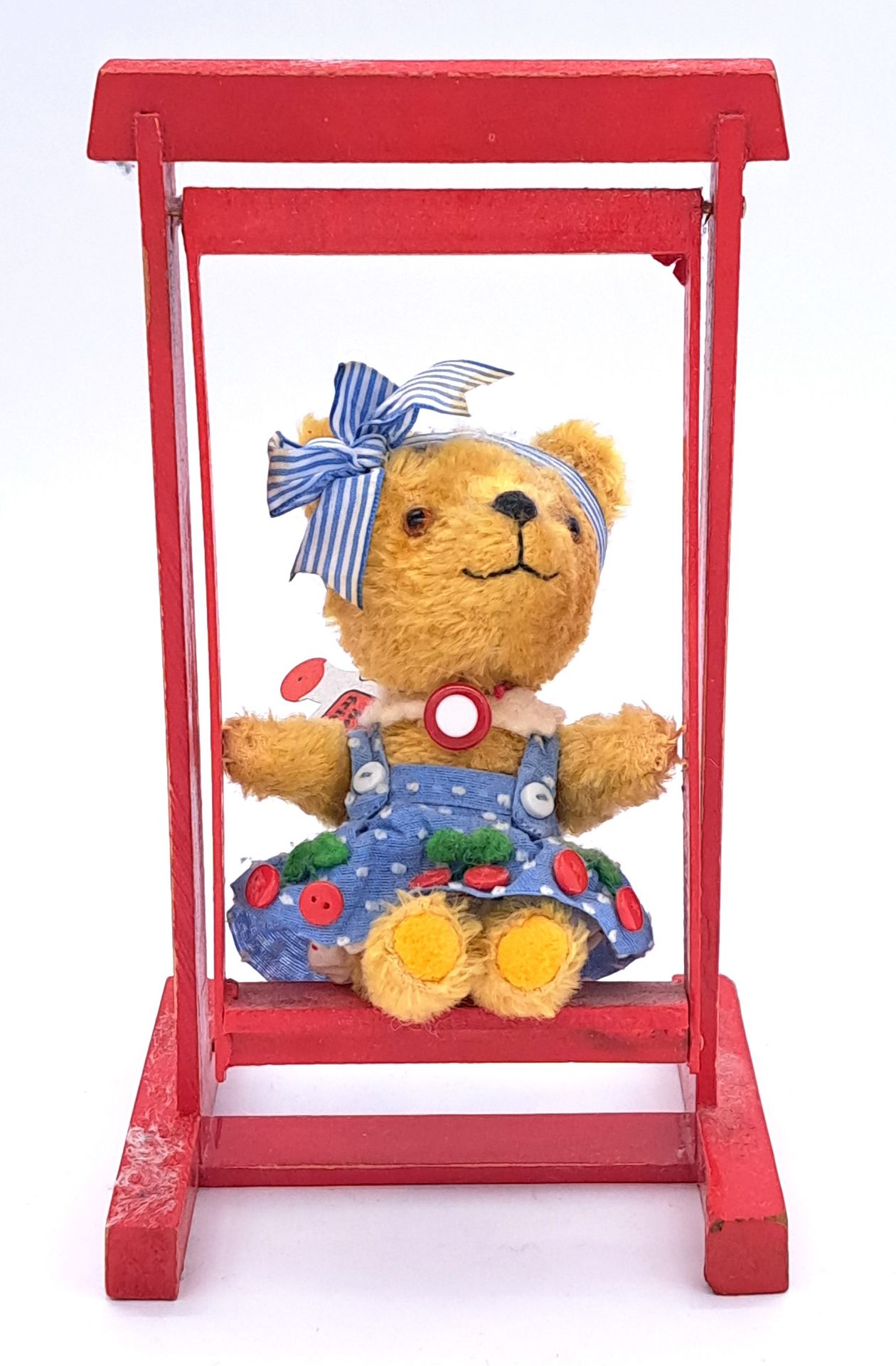 Jody Battaglia Teddy Bears of Witney exclusive: Miss Cherry Pie on swing