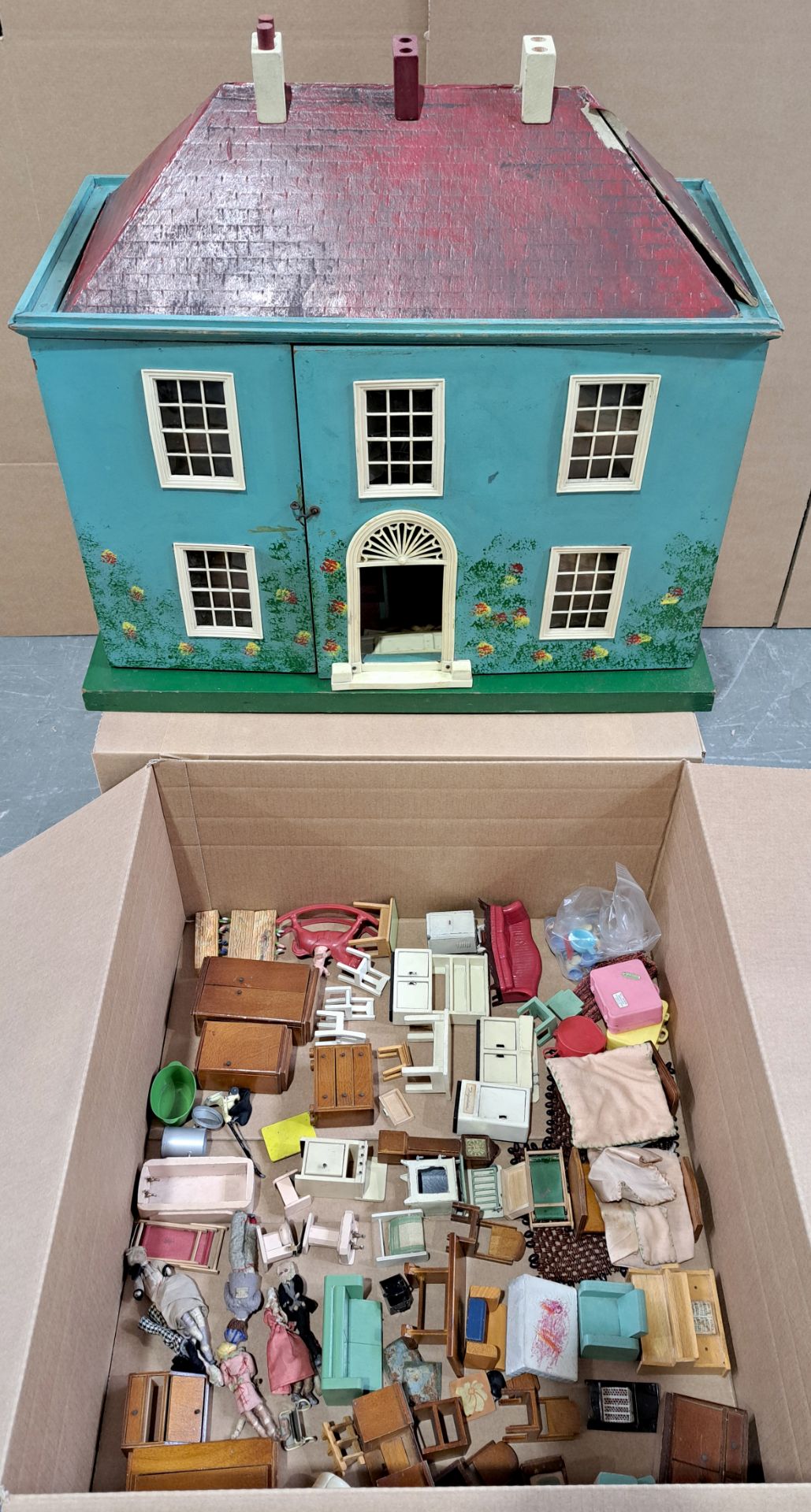 Triang Queen Anne dolls house & furniture 