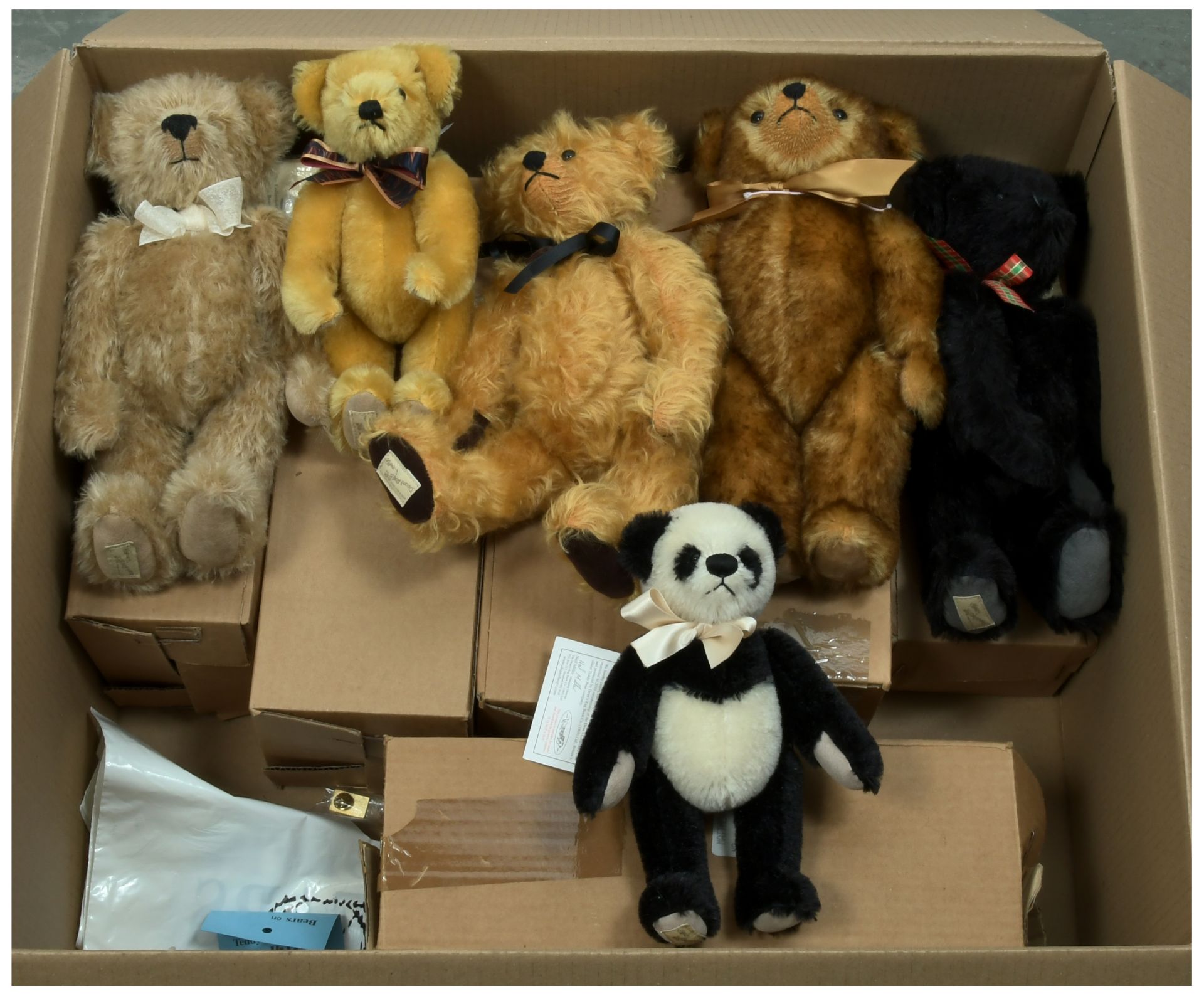 Dean's Rag Book: assortment of teddy bears