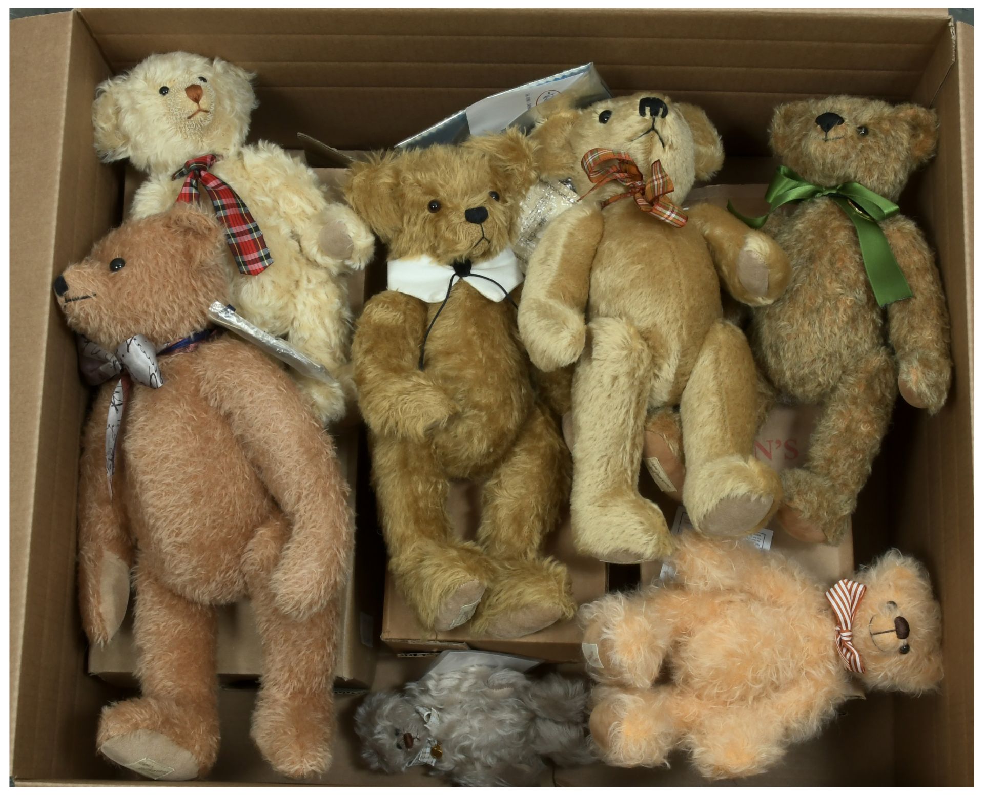 Dean's Rag Book: assortment of teddy bears