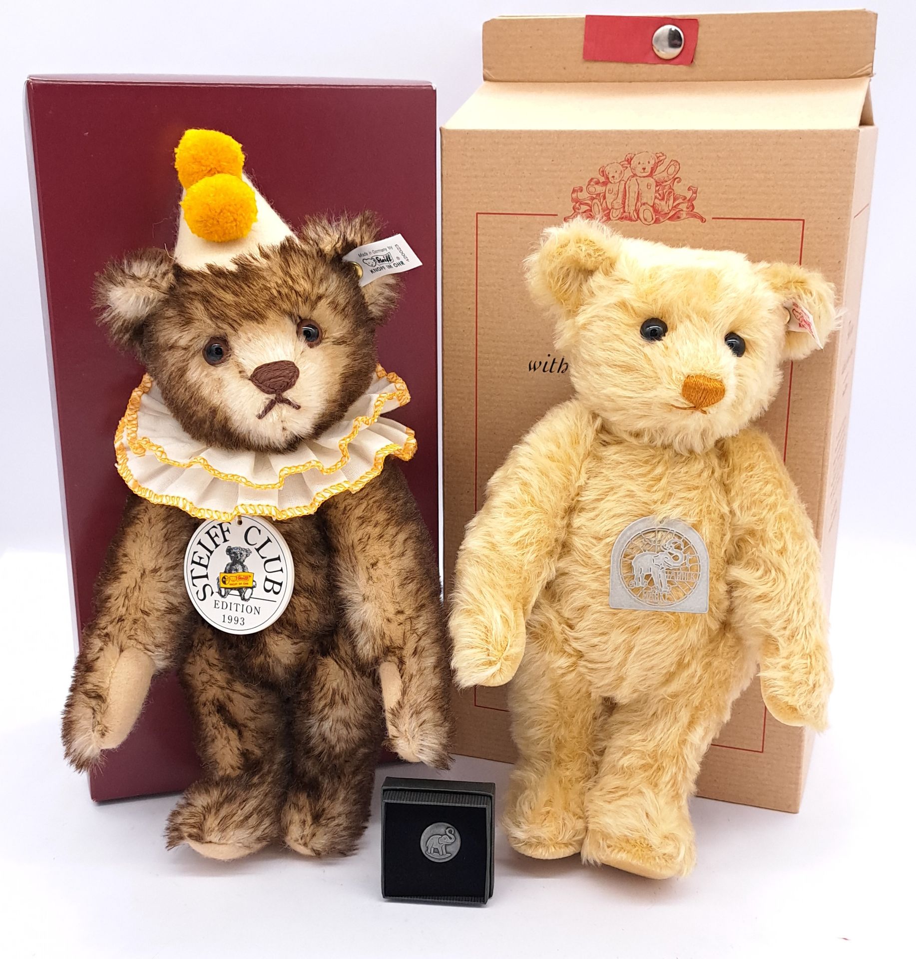 Steiff teddy bear pair