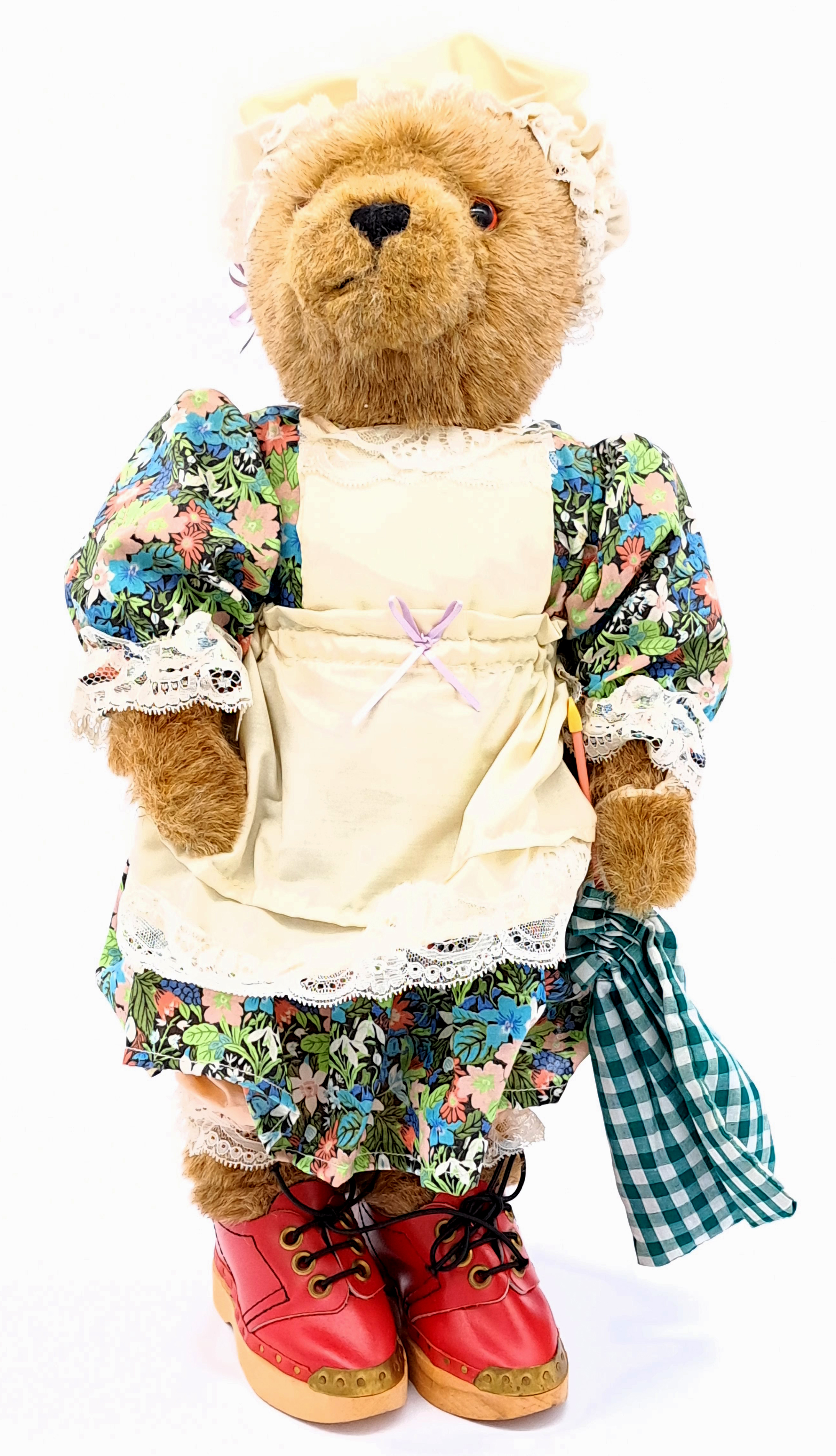 Dean's Rag Book (UK) Lakeland Bears Grandma bear