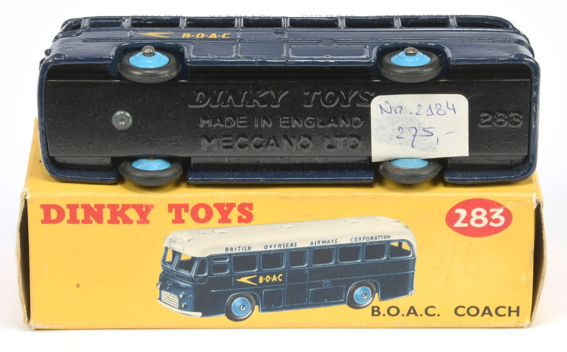 Dinky Toys 283 "BOAC" Duple Roadmaster Airport Coach - Dark blue body, white roof, silver trim, m... - Bild 3 aus 3