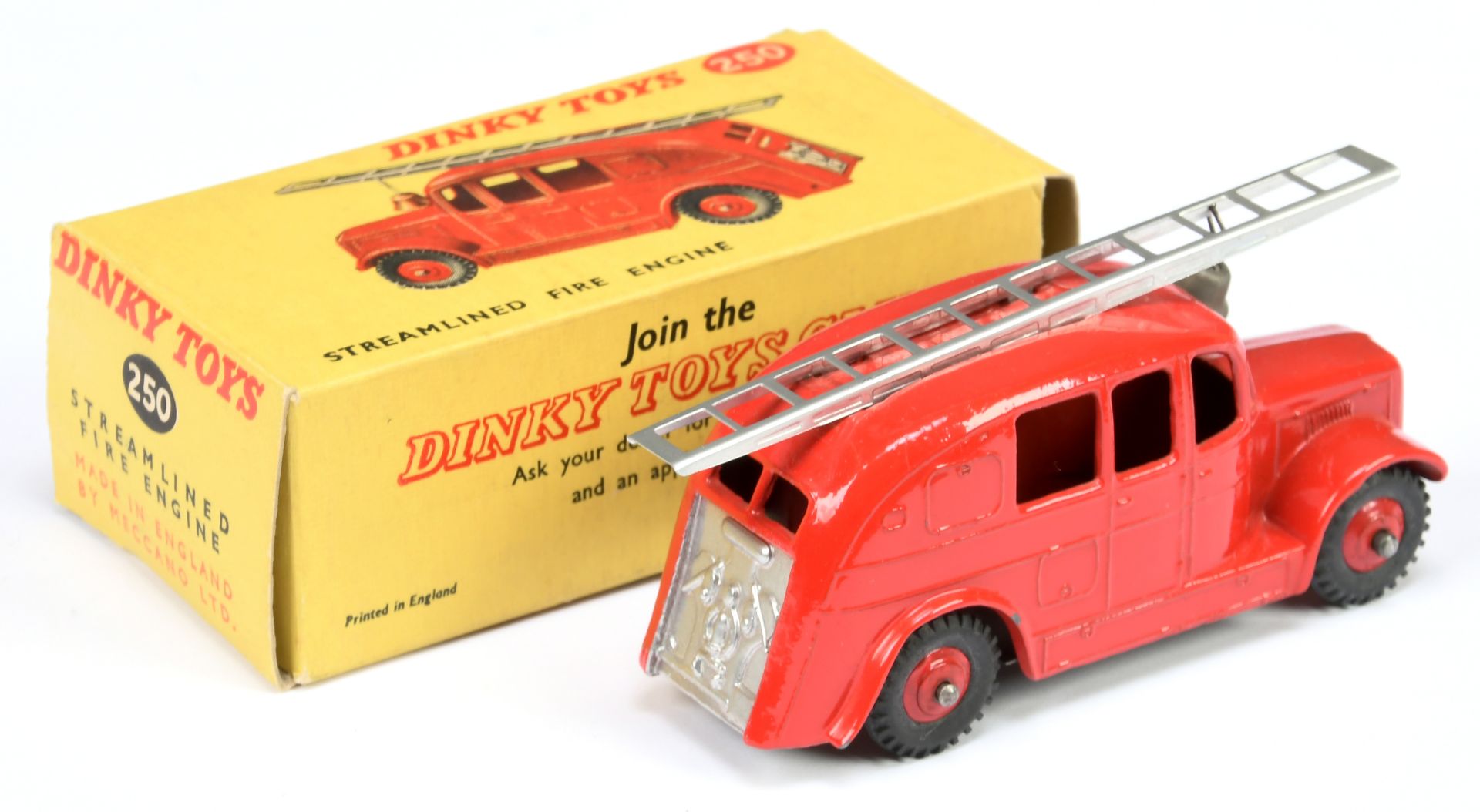 Dinky Toys 250 Streamlined Fire Engine - Red including rigid hubs with black treaded tyres, silve... - Bild 2 aus 2