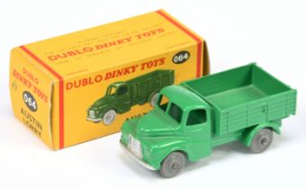 Dinky Toys Dublo 064 Commer Van - Mid-green cab and back, grey smooth wheels, silver trim