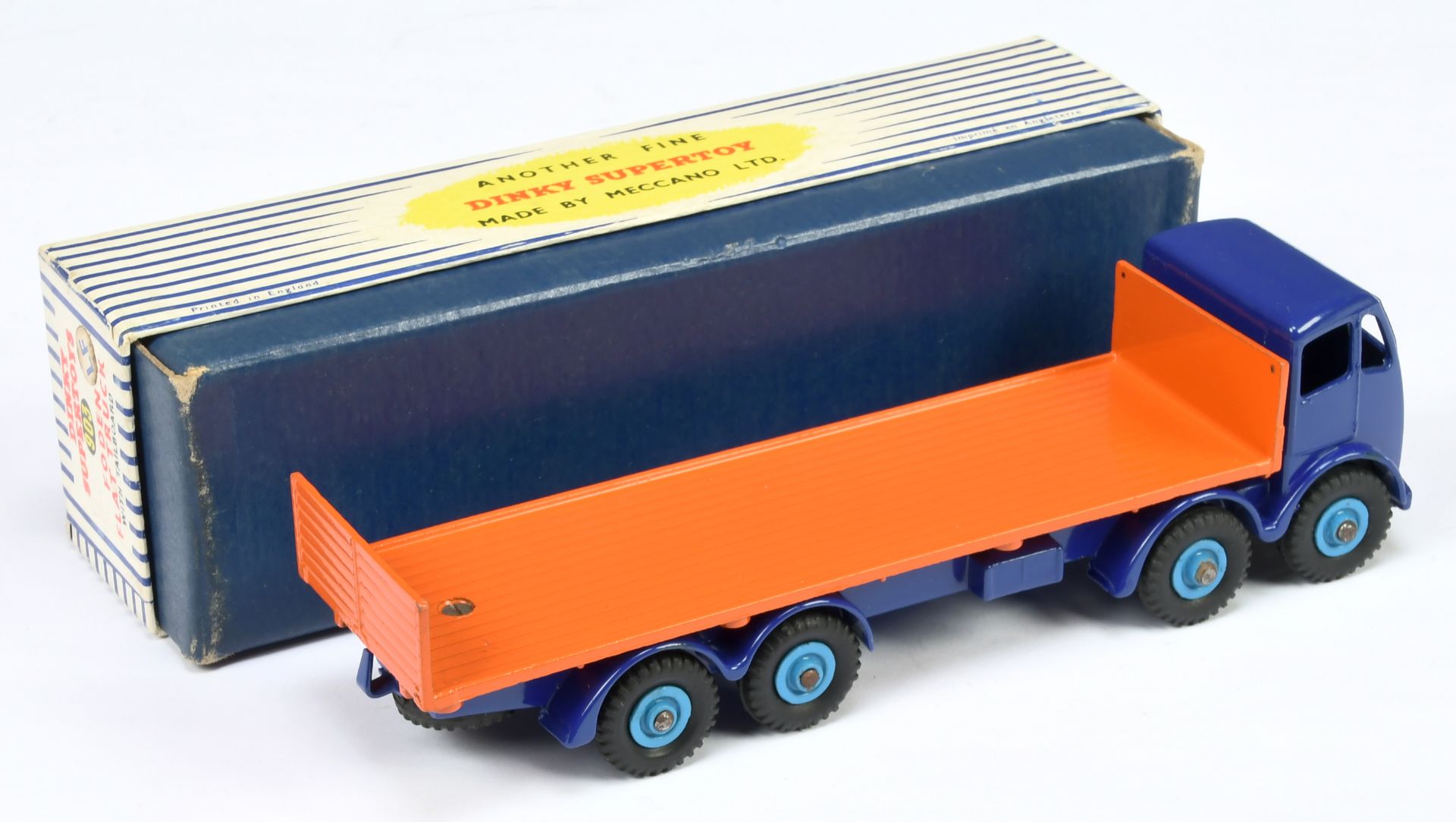 Dinky Toys 903 Foden (Type 2) Flat truck with Tailboard -Violet blue cab and chassis, mid-blue su... - Bild 2 aus 2