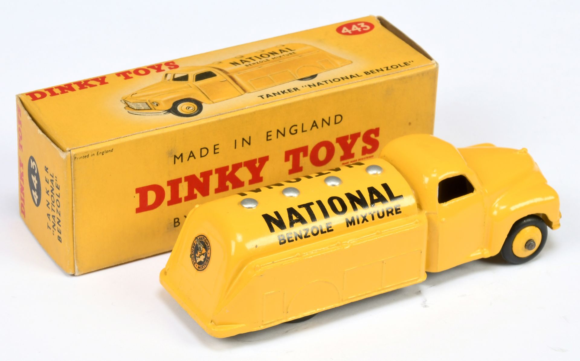 Dinky Toys 443 Studebaker Tanker "National Benzole Mixture" - Yellow including rigid hubs, silver... - Bild 2 aus 2